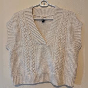 Universal Thread Sweater Vest